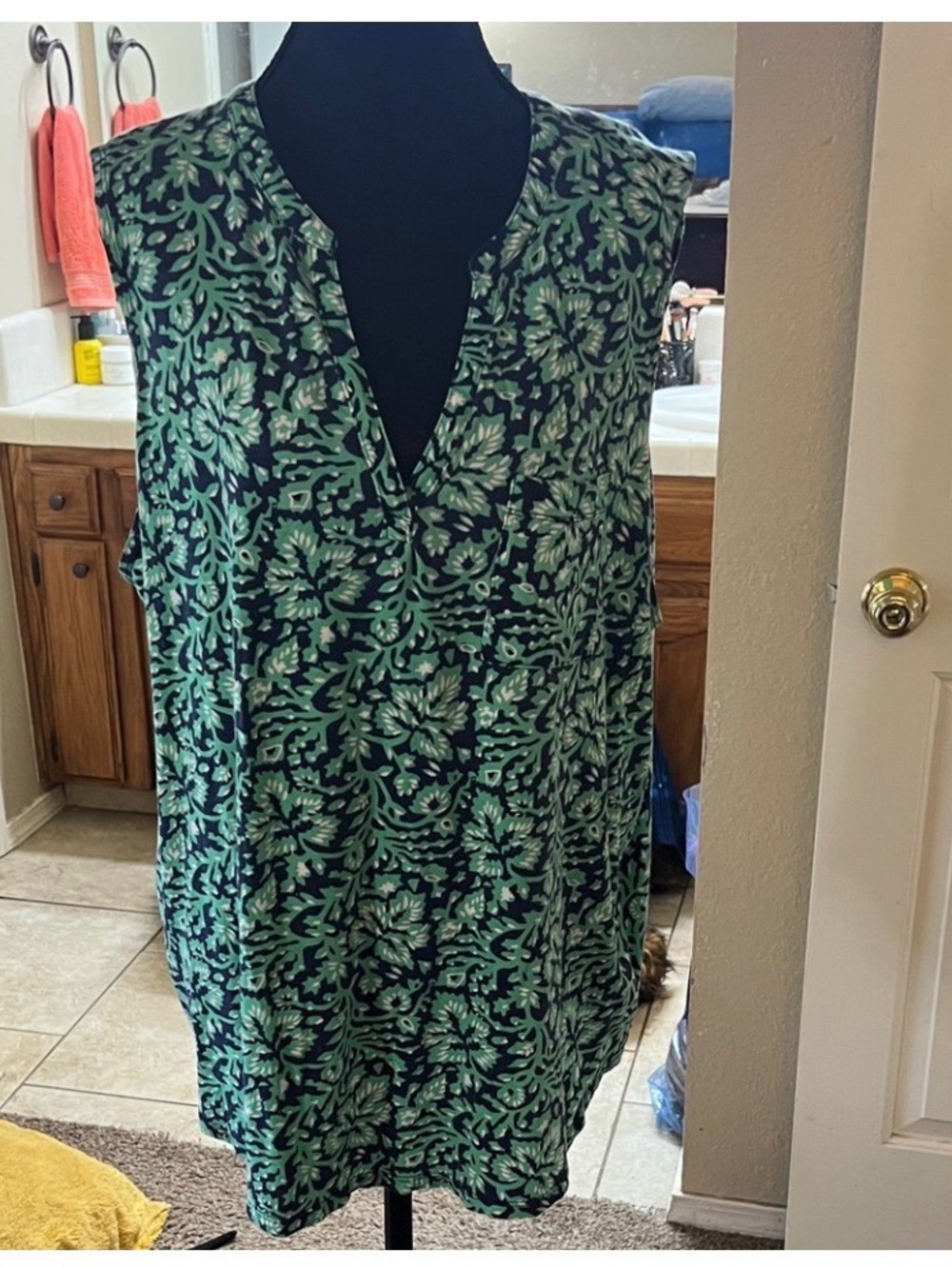 Liz Claiborne Green Floral Sleeveless Tank